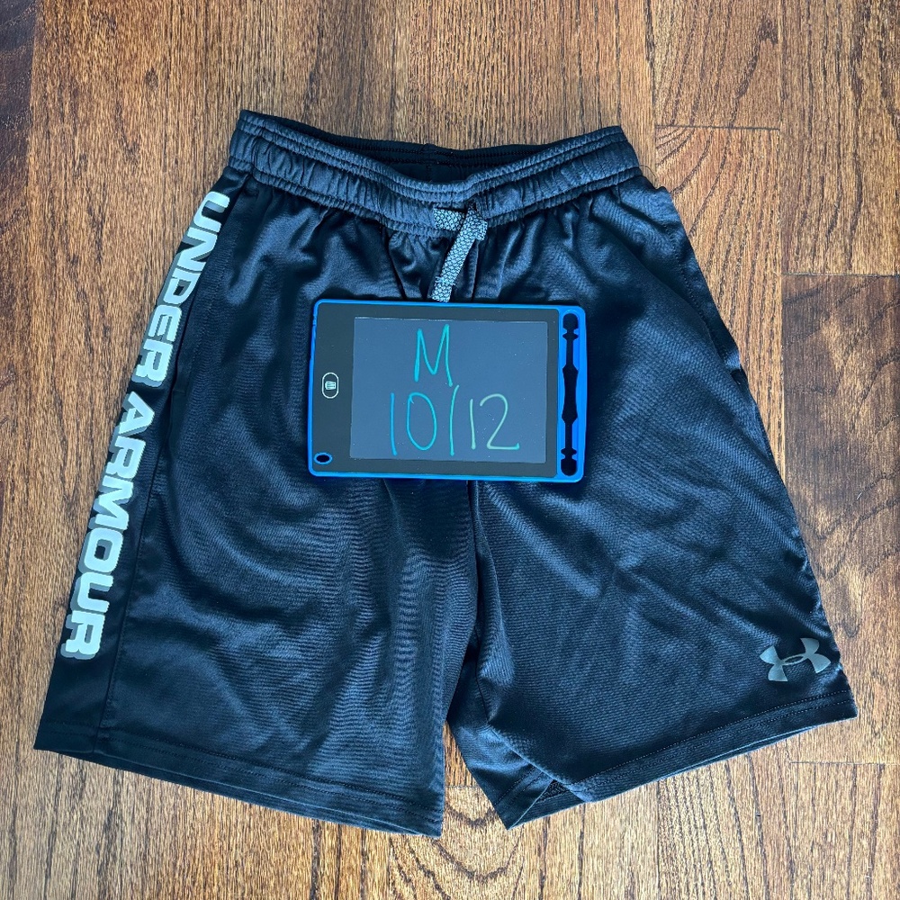 Boys Under Armour Shorts Size 10/12 Medium